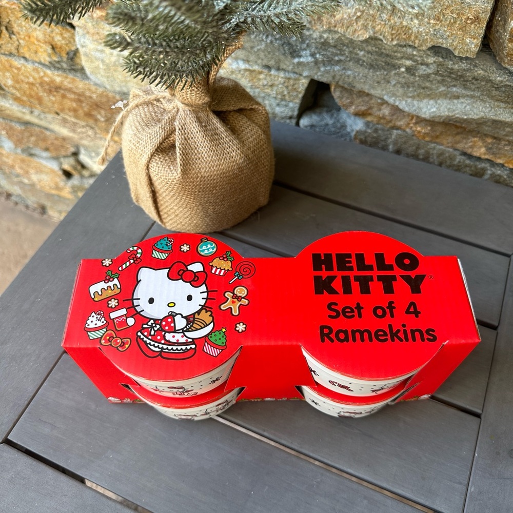 NWT Hello Kitty holiday Christmas ramekin set of 4